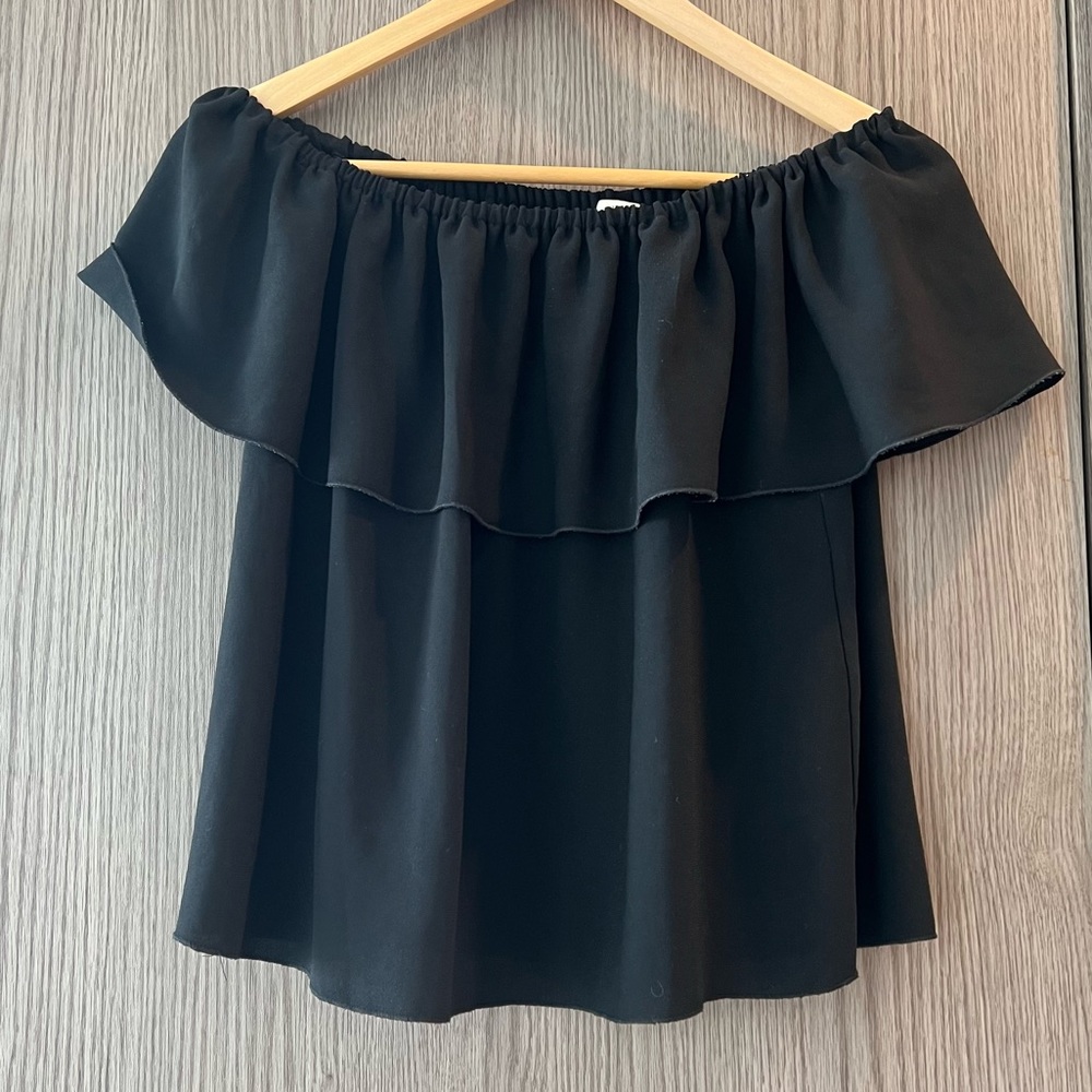 Aritzia Off the Shoulder top
